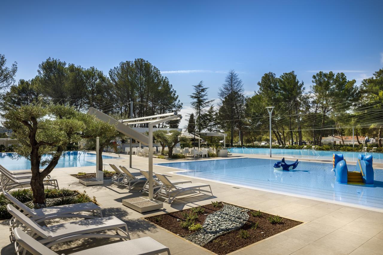 Maistra Camping Valkanela Mobile Homes Funtana Bagian luar foto